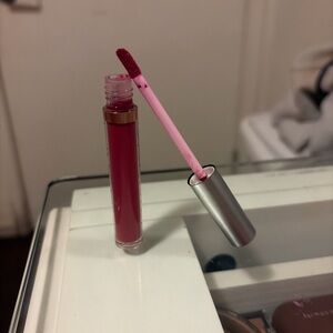 Long-Wear Liquid Lipstick — Deep Berry Pink